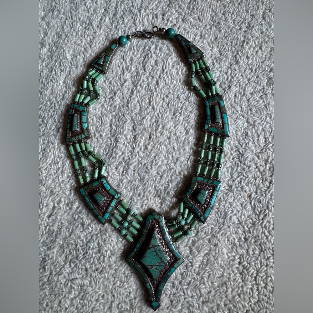 Green Multi-Strand Necklace With Triangular Penda… - image 1